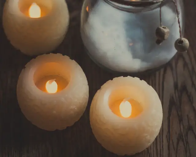 Jak roztopić świeczkę na wosk bezpiecznie i szybko w domu
