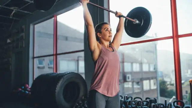 Co to jest CrossFit? Odkryj trening, który zmieni Twoje ciało i umysł