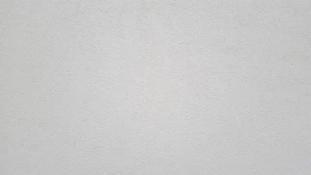 Czy można kłaść gładź na farbę akrylową? Kluczowe przygotowanie powierzchni