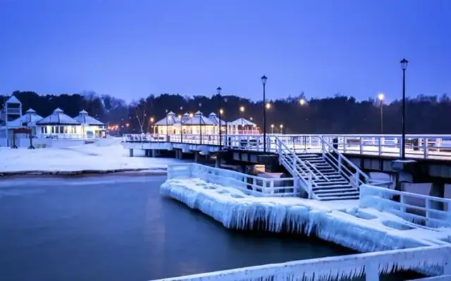 Gdzie zima nad morze? Odkryj magiczne miejsca na wypoczynek