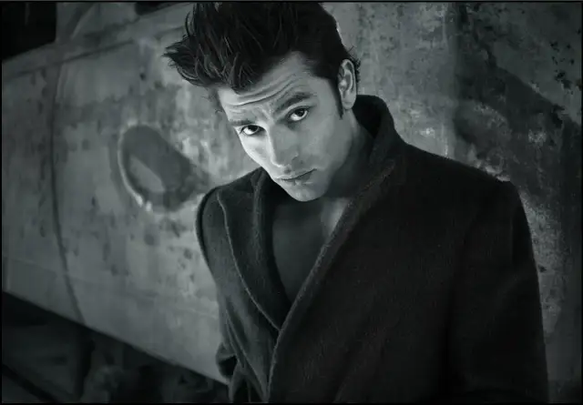 Jak dojrzały mężczyzna okazuje zainteresowanie kobietą w subtelny sposób