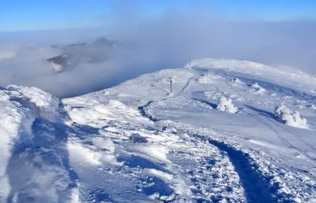Babia Góra: 1725 m n.p.m. szlaki, zimą, widoki. Czy jesteś gotów?