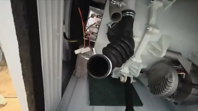 Błąd E21 Amica: Samodzielna naprawa odpływu wody krok po kroku