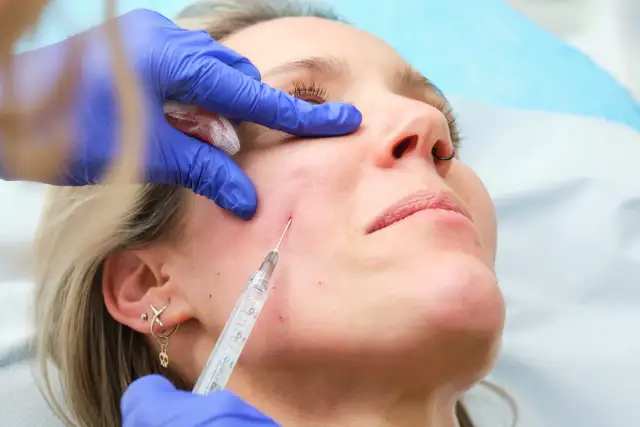 Koktajl Monaco królewski lifting – efekty, cena i najważniejsze informacje