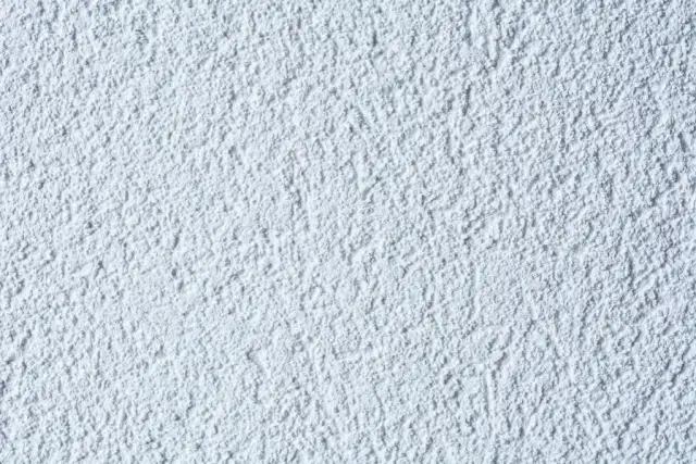 Jak położyć tynk mineralny na zewnątrz bez błędów i problemów