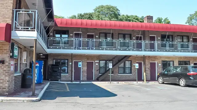 Gdzie szukać tanich noclegów, aby zaoszczędzić na podróży?