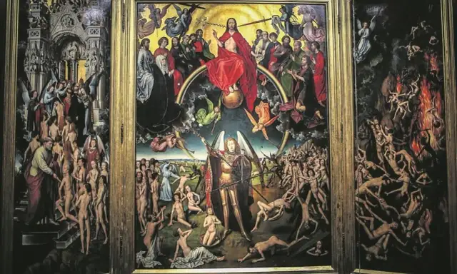 Tryptyk z sądem ostatecznym, gdzie po lewej zbawieni idą do nieba, w centrum Archanioł Michał, a po prawej potępieni w piekle. To jest motyw Deesis.