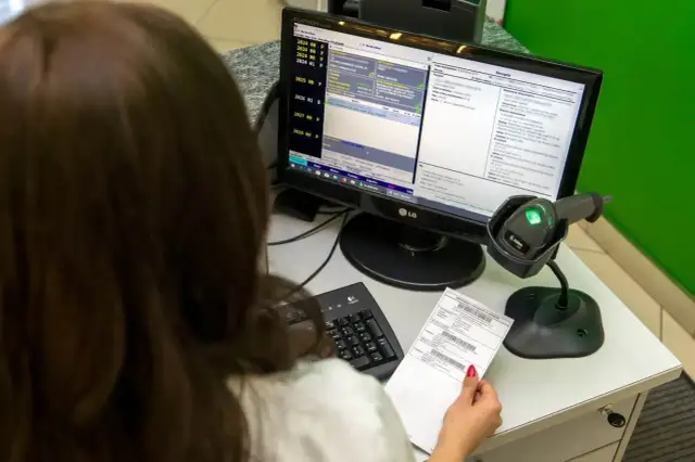 Jak zdobyć receptę na stałe leki i uniknąć problemów z dostępem