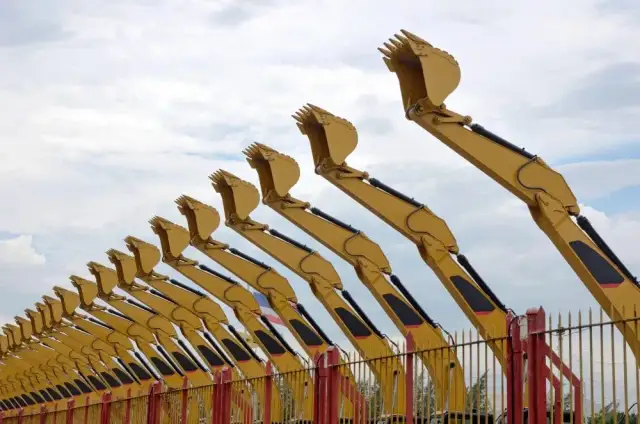 Jakie prawo jazdy na koparkę? Sprawdź wymagania i uprawnienia