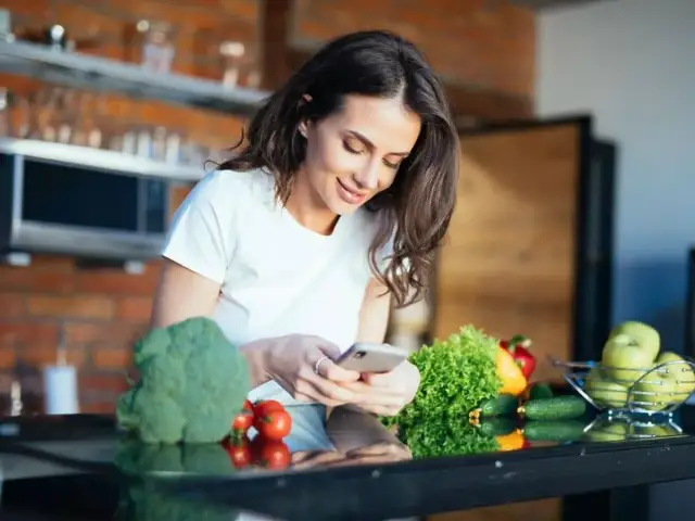 Jakie warzywa jeść karmiąc piersią? Lista bezpiecznych i zdrowych