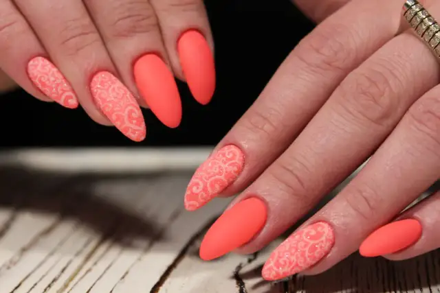 Hybryda zabrudzona długopisem? Uratuj manicure bezpiecznie!