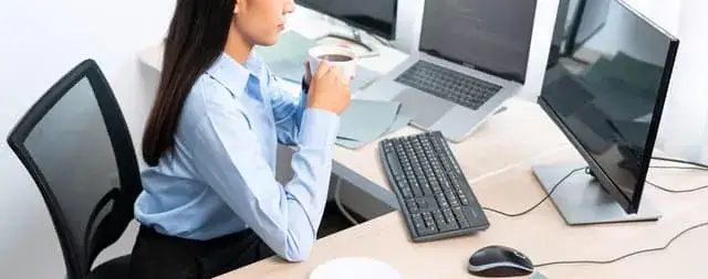 Zużycie prądu przez komputer stacjonarny: Precyzyjne wyliczenia kosztów