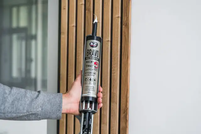 Montaż szafki bez wiercenia: Klej zamiast kołków? Sprawdź!