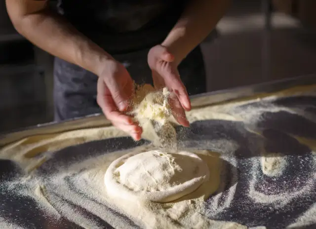 Semolina vs mąka pszenna: Jak wybrać idealną do Twoich dań?