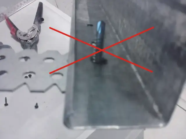 Jakie wkręty do mocowania wieszaków wybrać, by uniknąć problemów?