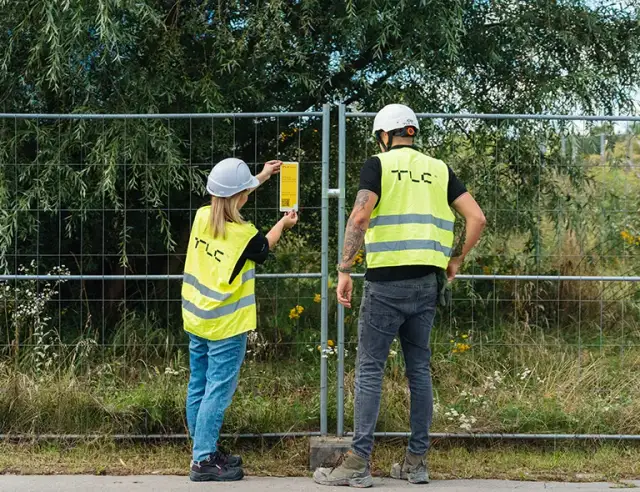 Czy trzeba zgłaszać ogrodzenie działki? Ważne przepisy i wyjątki