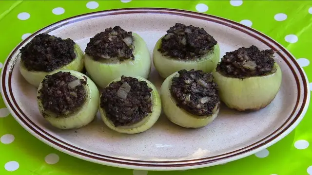 Pyszna cebula na grillu: proste przepisy, które oczarują smakoszy