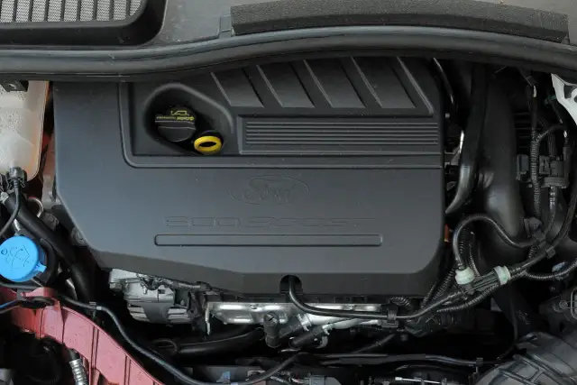 Ford C-Max jaki silnik benzynowy wybrać, aby zaoszczędzić na paliwie?