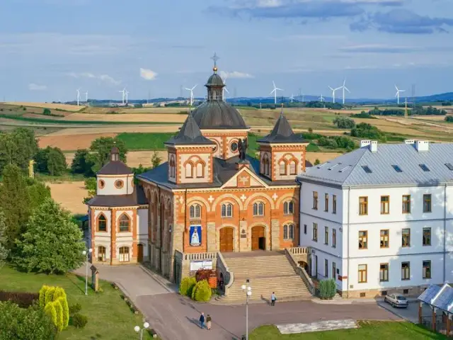 Sanktuarium Michała Archanioła w Miejscu Piastowym - historia i znaczenie