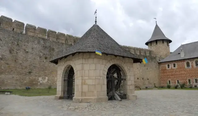 Zamek w Chocimiu: Historia, atrakcje i tajemnice twierdzy