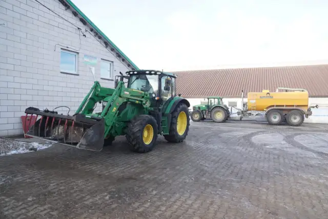 Jak przerejestrować ciągnik po śmierci właściciela - uniknij problemów prawnych