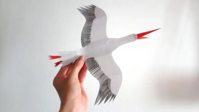 Jak zrobić bociana z papieru? Od prostych form po origami 3D.