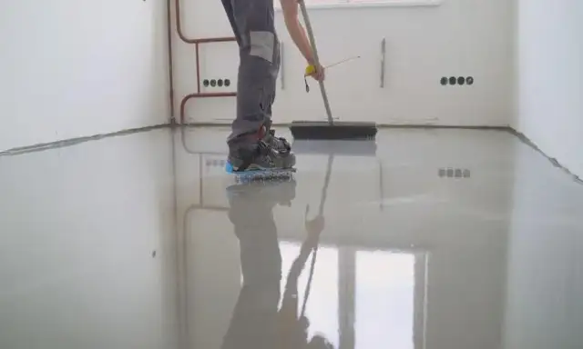 Jak wyrównać posadzkę pod panele - skuteczne metody i porady