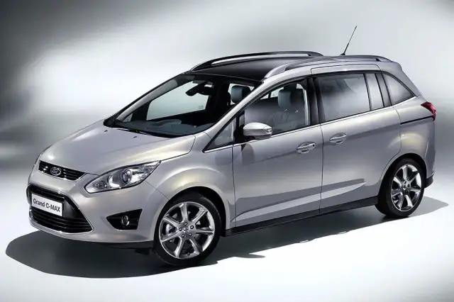 Pojemność baku Ford C-Max: Ile litrów? Zasięg i rezerwa paliwa