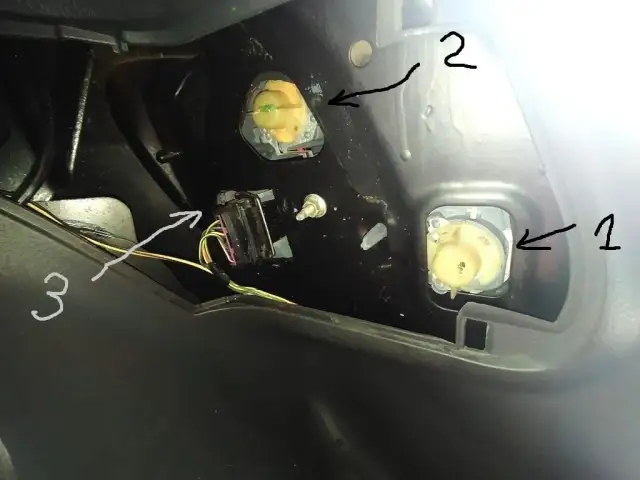 Jak włączyć światła w Toyota Yaris - proste kroki i ważne wskazówki