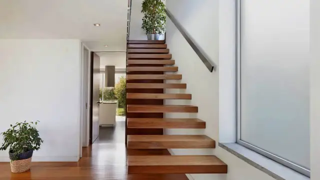 Ile kosztują schody drewniane na beton? Poznaj ceny i tajniki wyboru