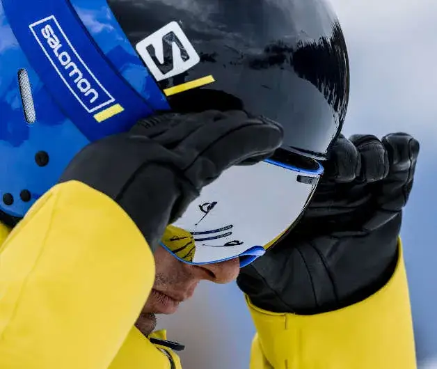 Jak dobrać idealny rozmiar kasku narciarskiego: bezpieczny wybór dla każdego