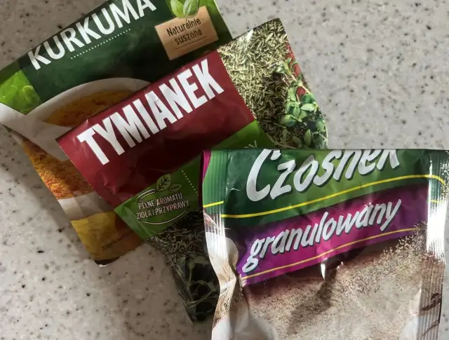 Jak prawidłowo wyrzucać opakowania po przyprawach i uniknąć błędów