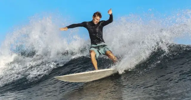 Koszulka do pływania UV – Ochrona przed szkodliwym promieniowaniem