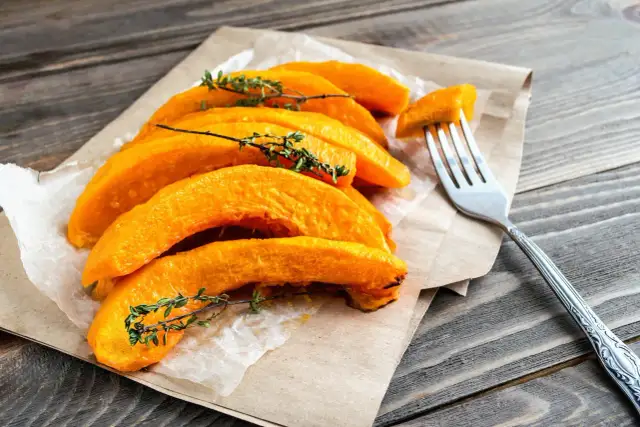 Jak długo piec dynie w piekarniku, by były idealnie miękkie?