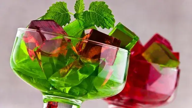 Czy galaretka owocowa ma kolagen? Poznaj jej prawdziwe właściwości