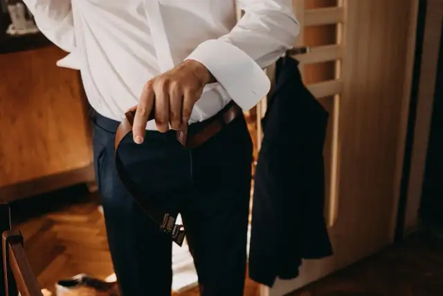 Jak założyć pasek do spodni? Uniknij najczęstszych błędów i zyskaj styl