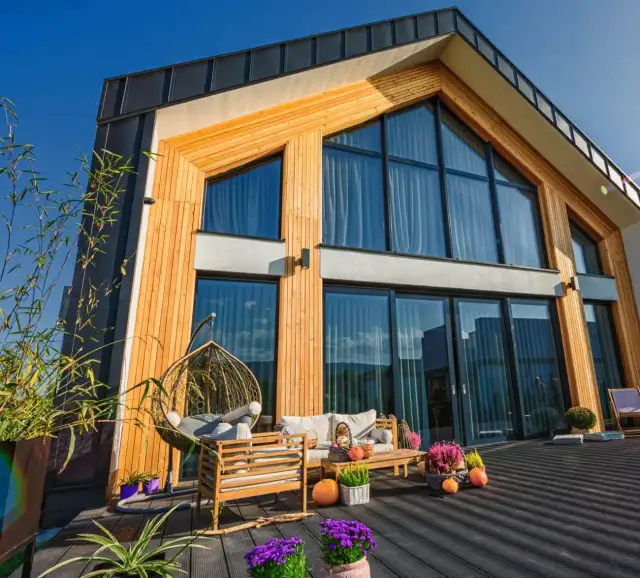 Jak ozdobić taras jesienią, aby stworzyć przytulną atmosferę?