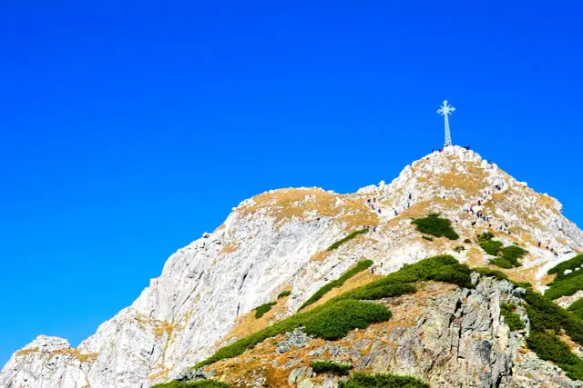 Jak się przygotować do wyprawy na Giewont i cieszyć się pięknem Tatr