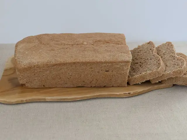 Chleb chmurka: Niedostępny w sklepach? Upiecz go w 3 składnikach!