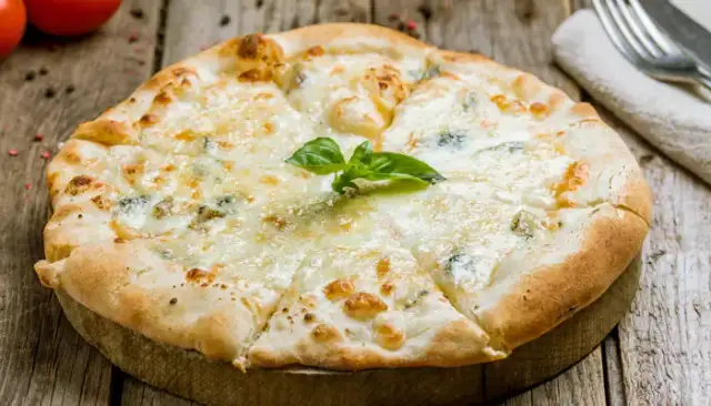 Réussir sa pizza blanche : bases, garnitures et secrets de pro