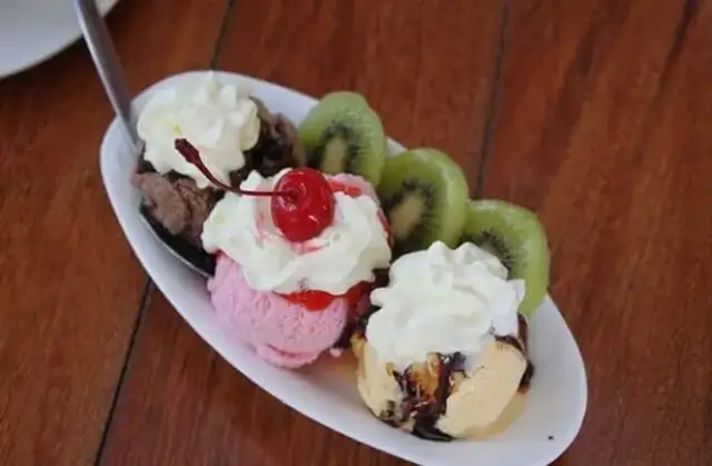 Zdrowe lody w domu: 15+ przepisów bez cukru i maszynki!