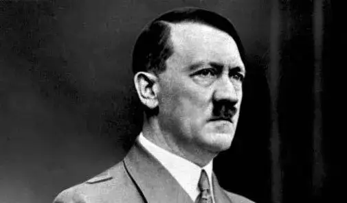 Hitler kiedy zmarł? Zaskakujące fakty o jego śmierci i okolicznościach