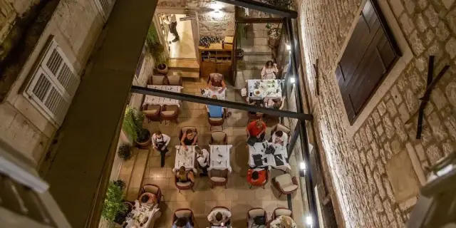 Gdzie zjeść w Splicie? Najlepsze miejsca na pyszne jedzenie