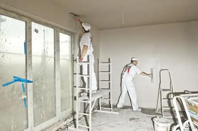 Tynki maszynowe czy potrzebna gładź – co wybrać dla idealnych ścian?