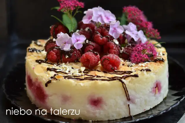 Przepis na ciasto z mąki ryżowej z malinami - bezglutenowy raj