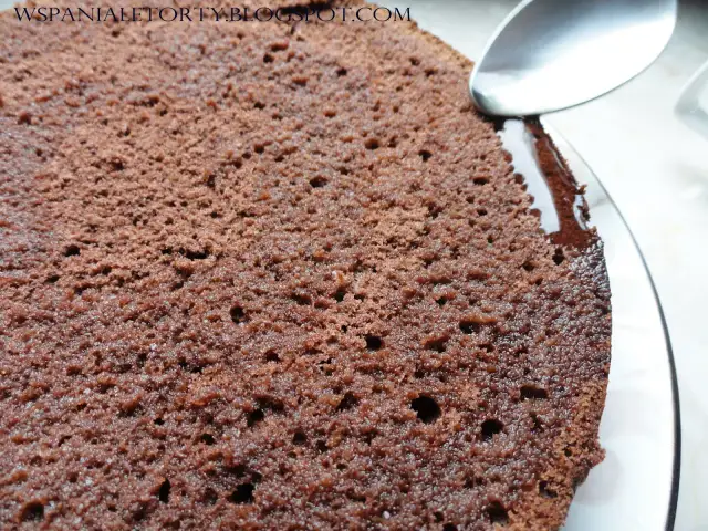 Czym nasączyć biszkopt czekoladowy? Rady eksperta Toli!