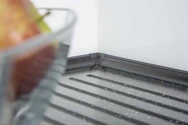 Listwa przyblatowa czy silikon – co wybrać dla trwałego wykończenia?