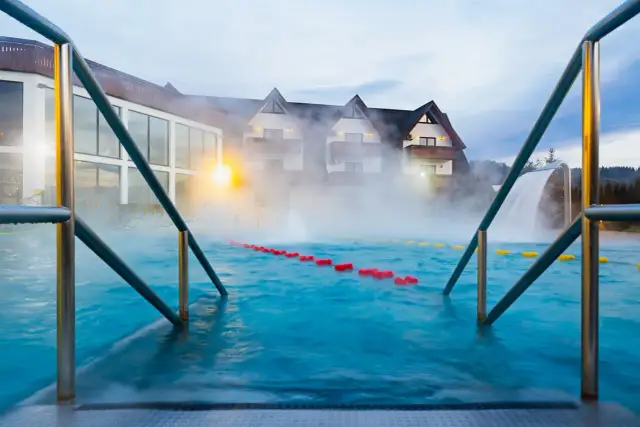 Gdzie są termy w Polsce? Lista najlepszych lokalizacji, ceny i opinie