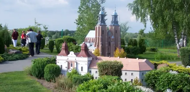 Skansen Miniatur w Pobiedziskach: Odkryj fascynującą historię i atrakcje