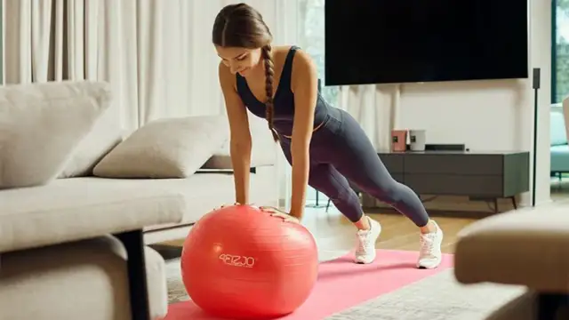 Efektywne ćwiczenia z piłką do ćwiczeń dla lepszej kondycji